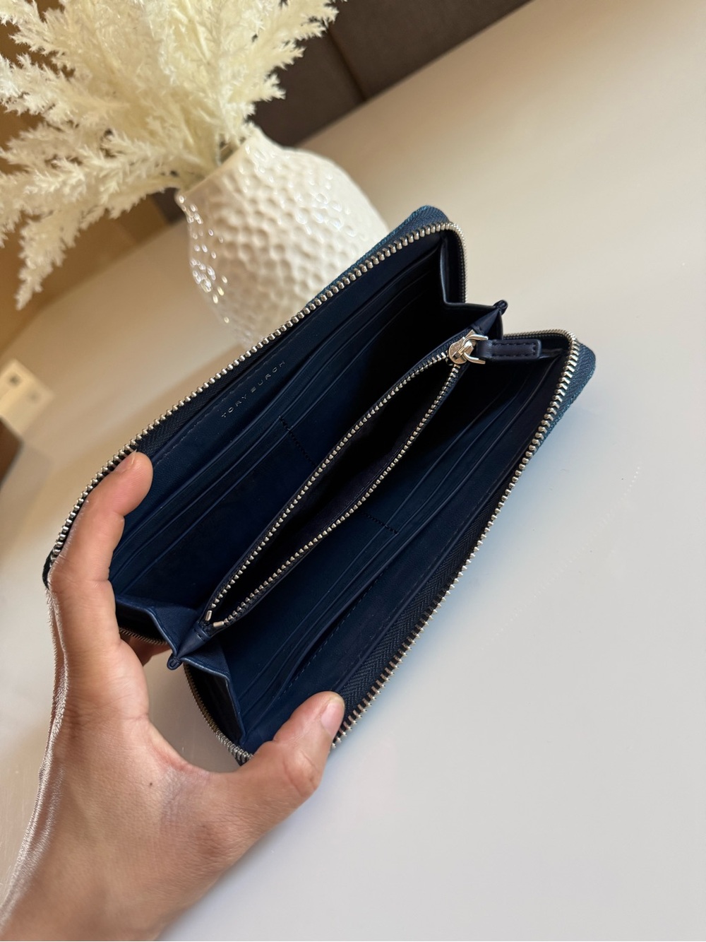 NWT , authentic tory burch denim jeans blue wallet $260 - Picture 7 of 10